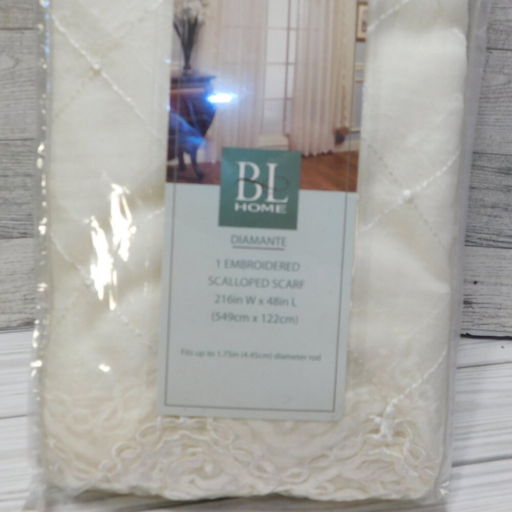 BL HOME DIAMMANNITE SCALLOPPED SCARF WINDOW TREATMENT 216 IN w 48 IN l